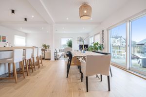 Dining area- click for photo gallery